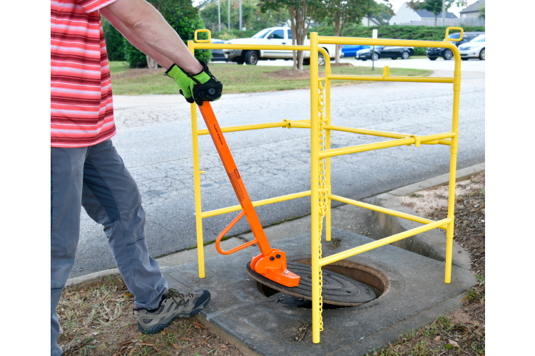 Compact Magnetic Manhole Lid Lifter, Aluminum Base/Handle, 150 lb. Load Capacity
